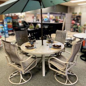 Tropitone Shoreline Dining for 4 in Moab